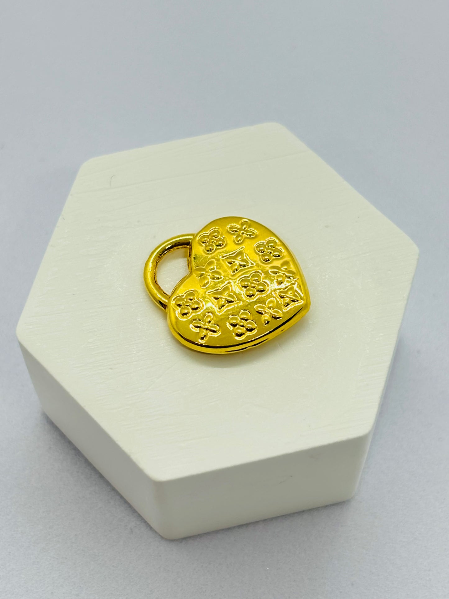 18K Gold Heart Pendant