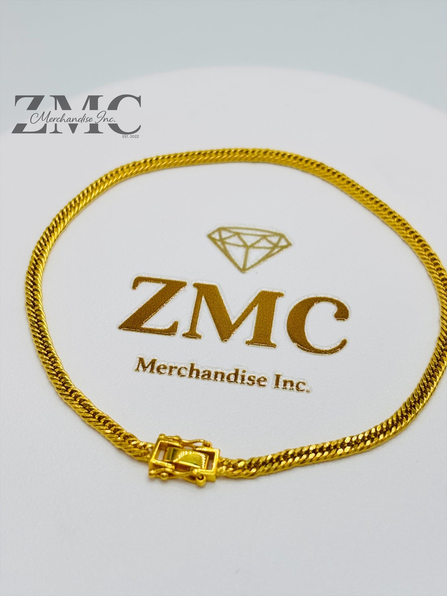 18K Gold Triple Lock Bracelet 2.5 mm