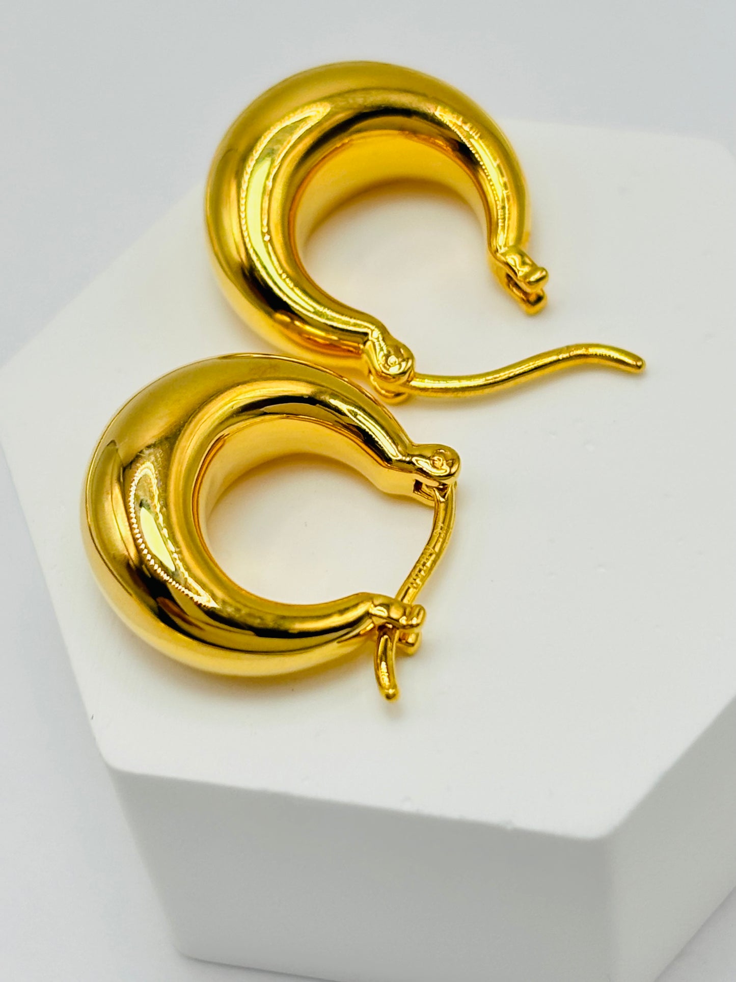 18K Gold Plain Loop Earrings (Electroform)