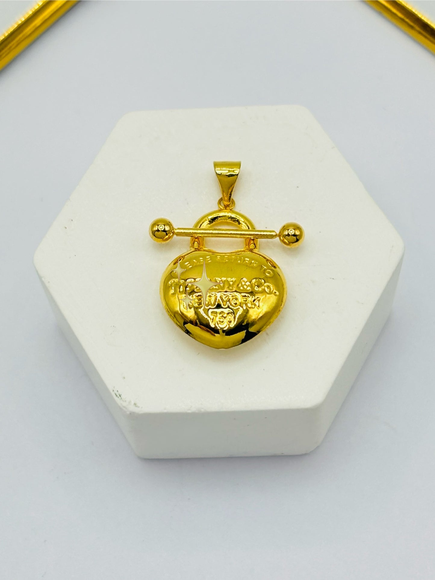 18K Gold Heart Pendant