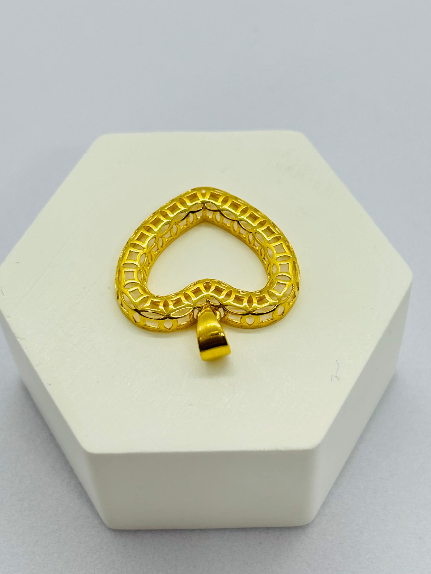 18K Gold Heart Money Catcher Pendant