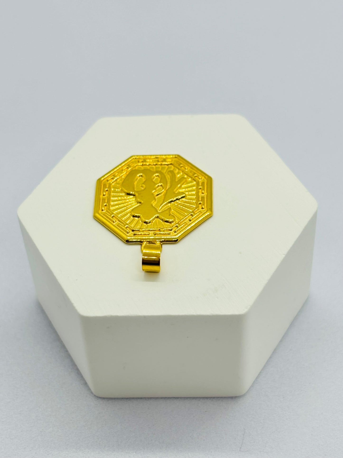 18K Gold Chinese Character Pendant “Good Luck”