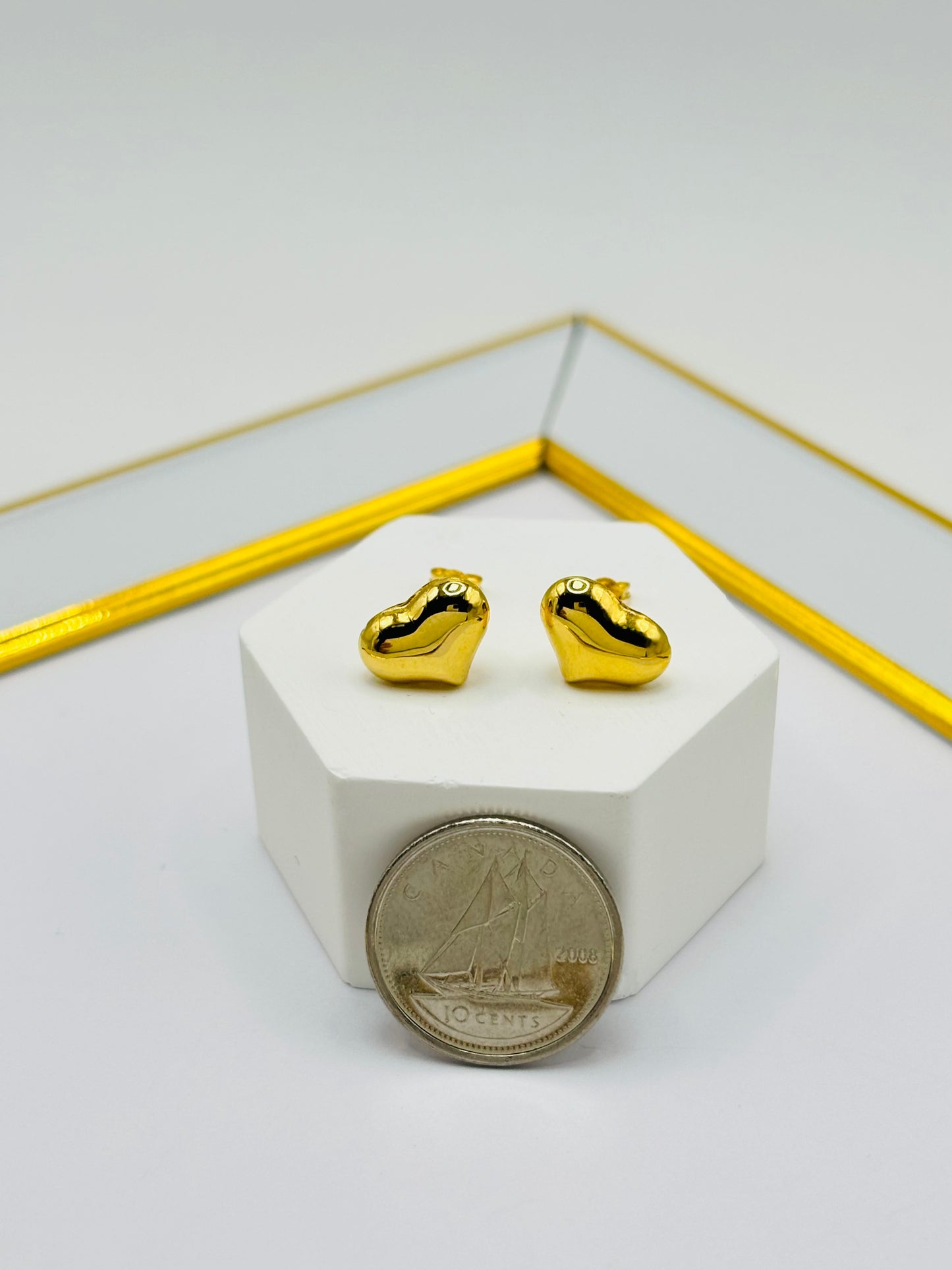 18K Gold Heart Earrings