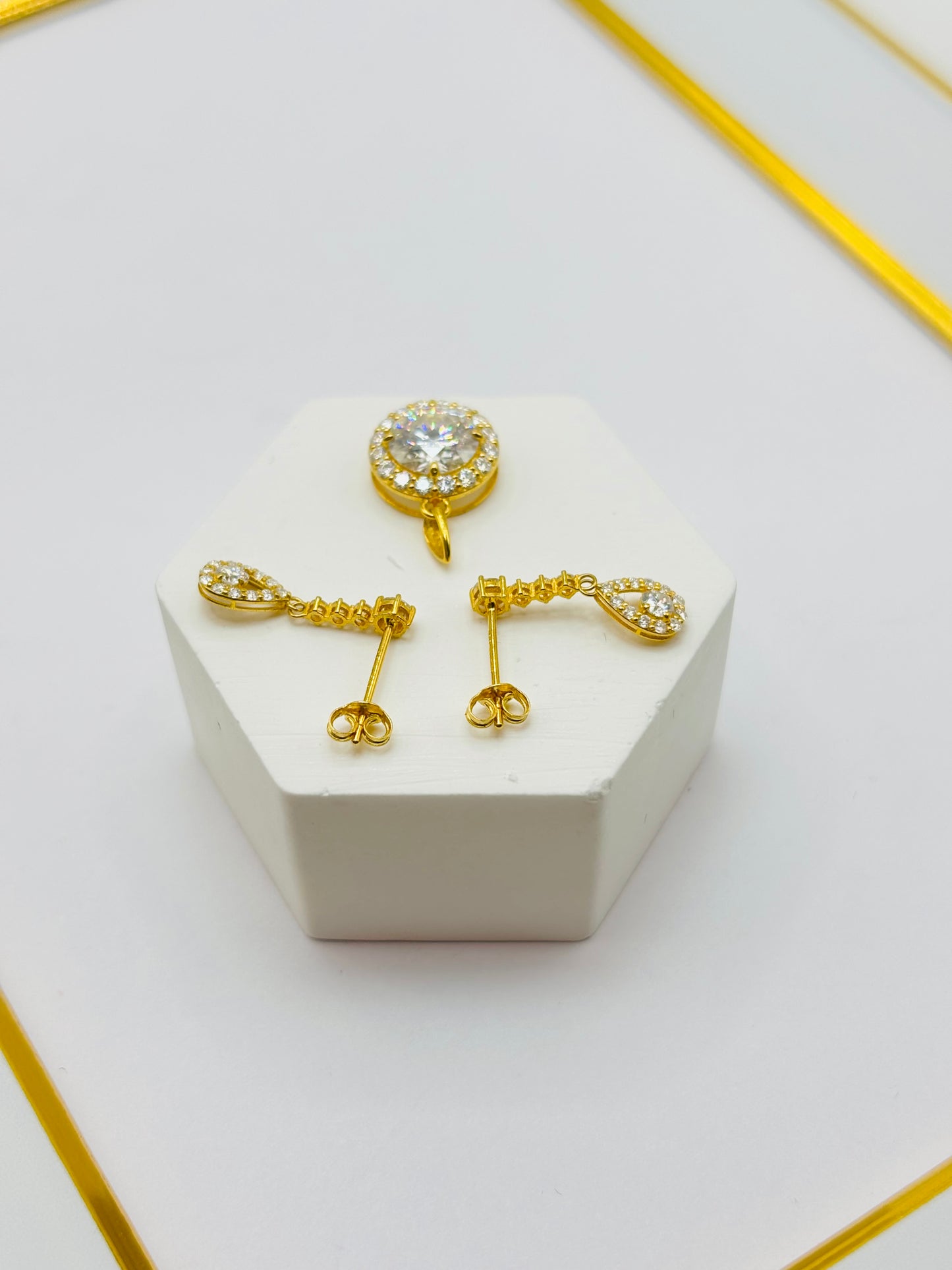 18K Gold Dangling Earrings and Pendant Moissanite Diamond Set