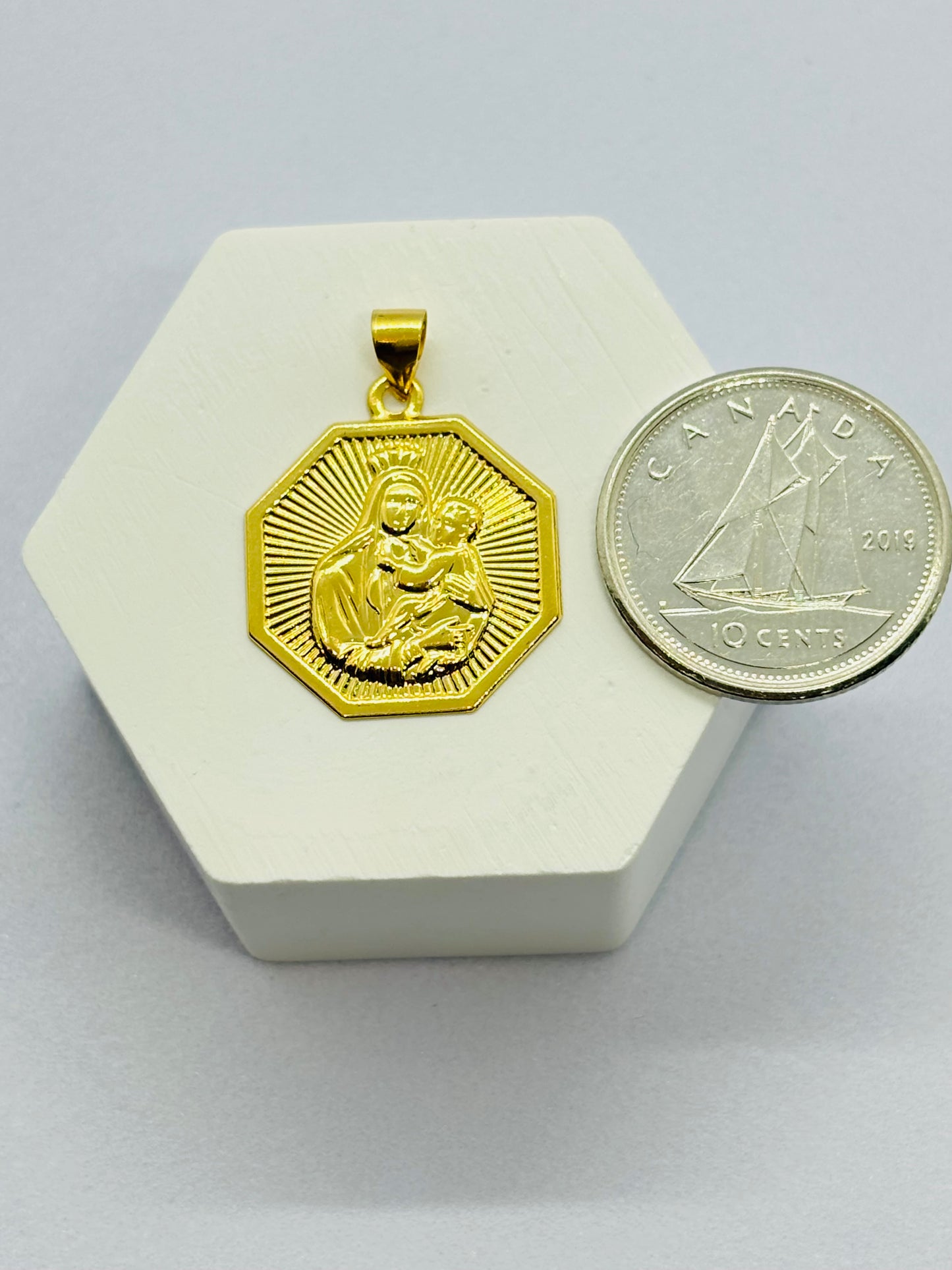 18K Gold Perpetual Help Pendant