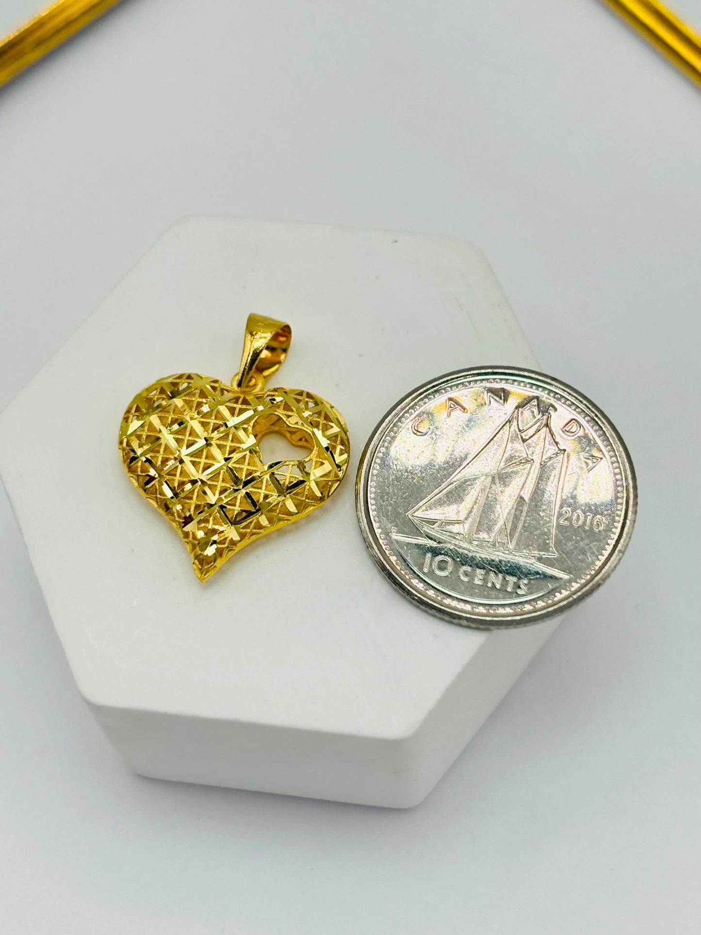 18K Gold Heart Pendant