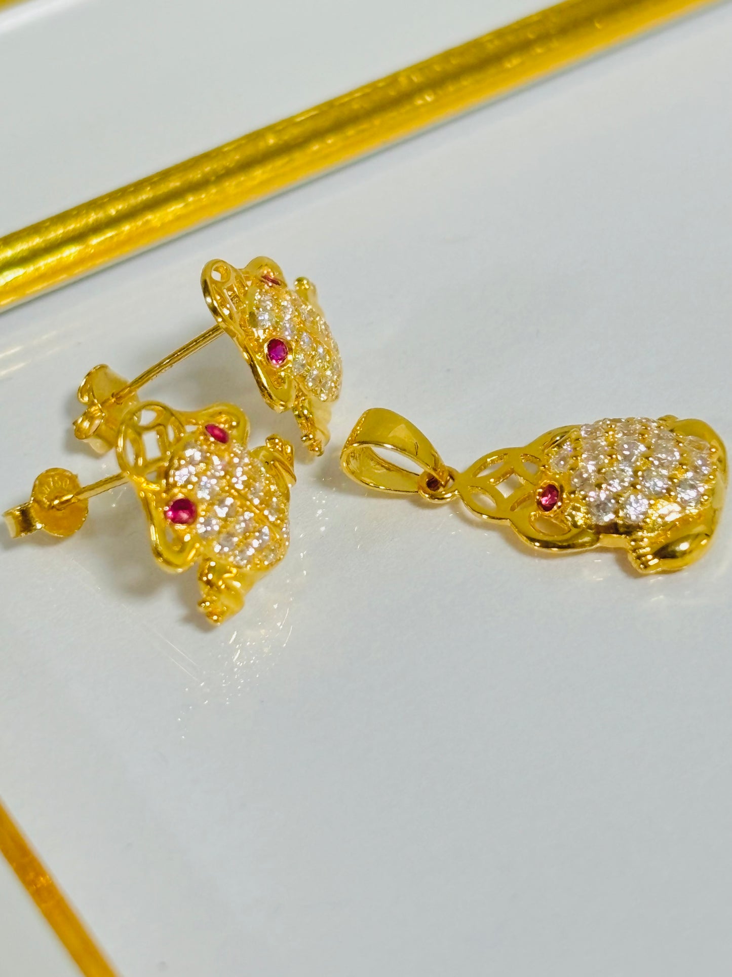 18K Gold Lucky Frog Earrings and Pendant Set