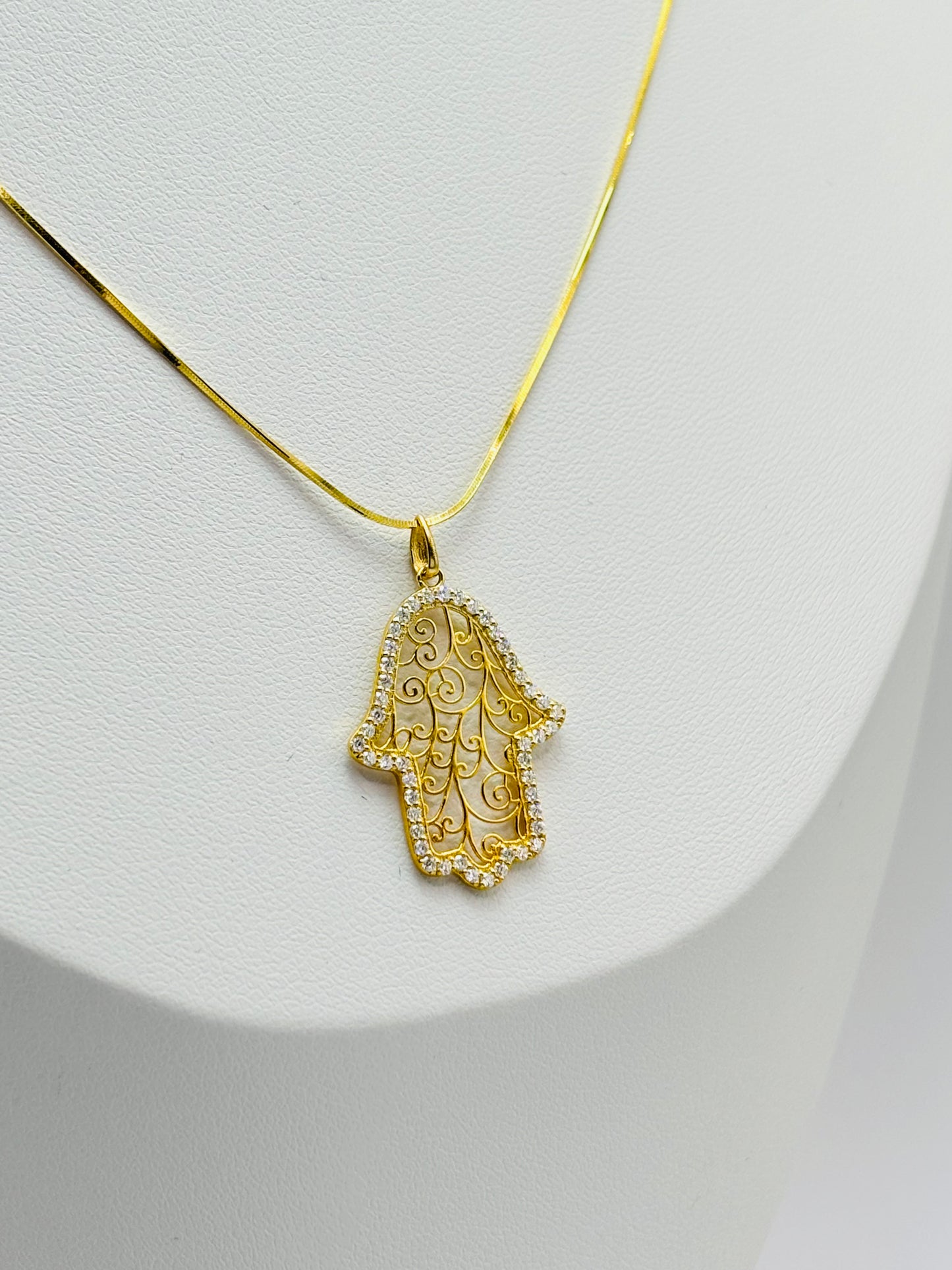 18K Gold Lucky Hamsa Moissanite Diamond Necklace