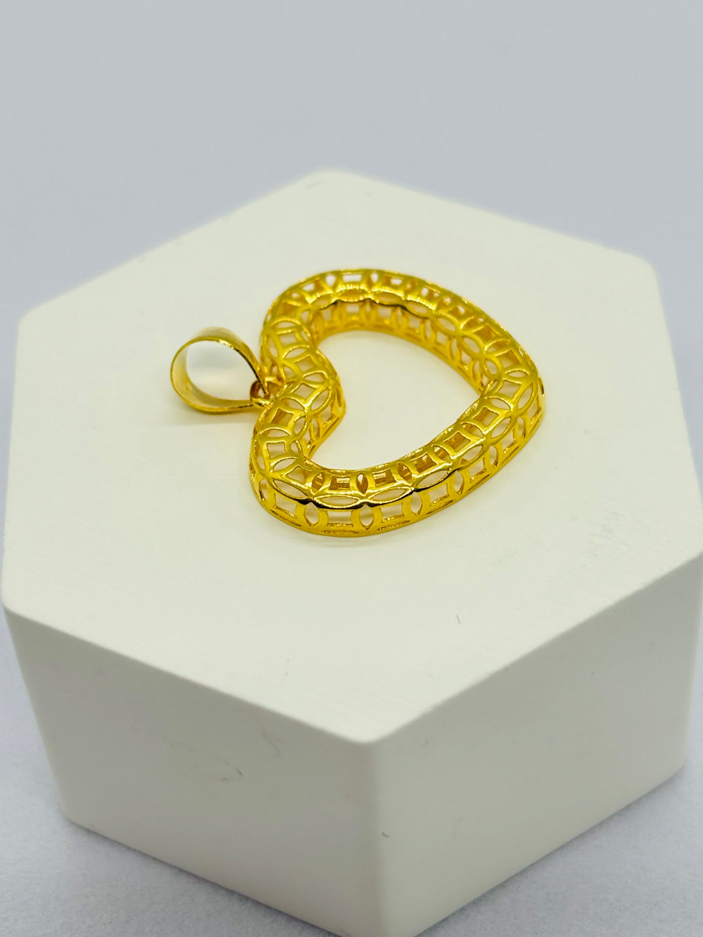 18K Gold Heart Money Catcher Pendant