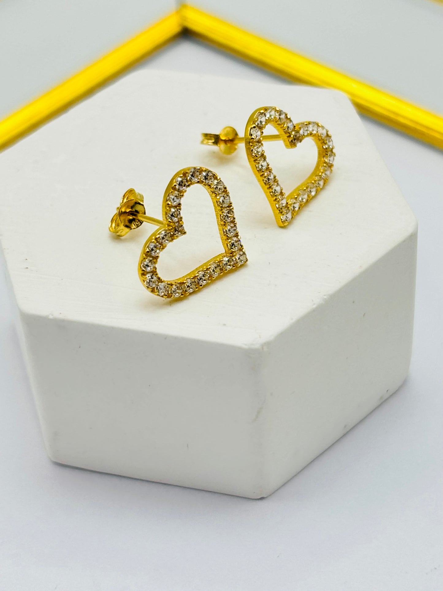 18K Gold Heart Stone Earrings