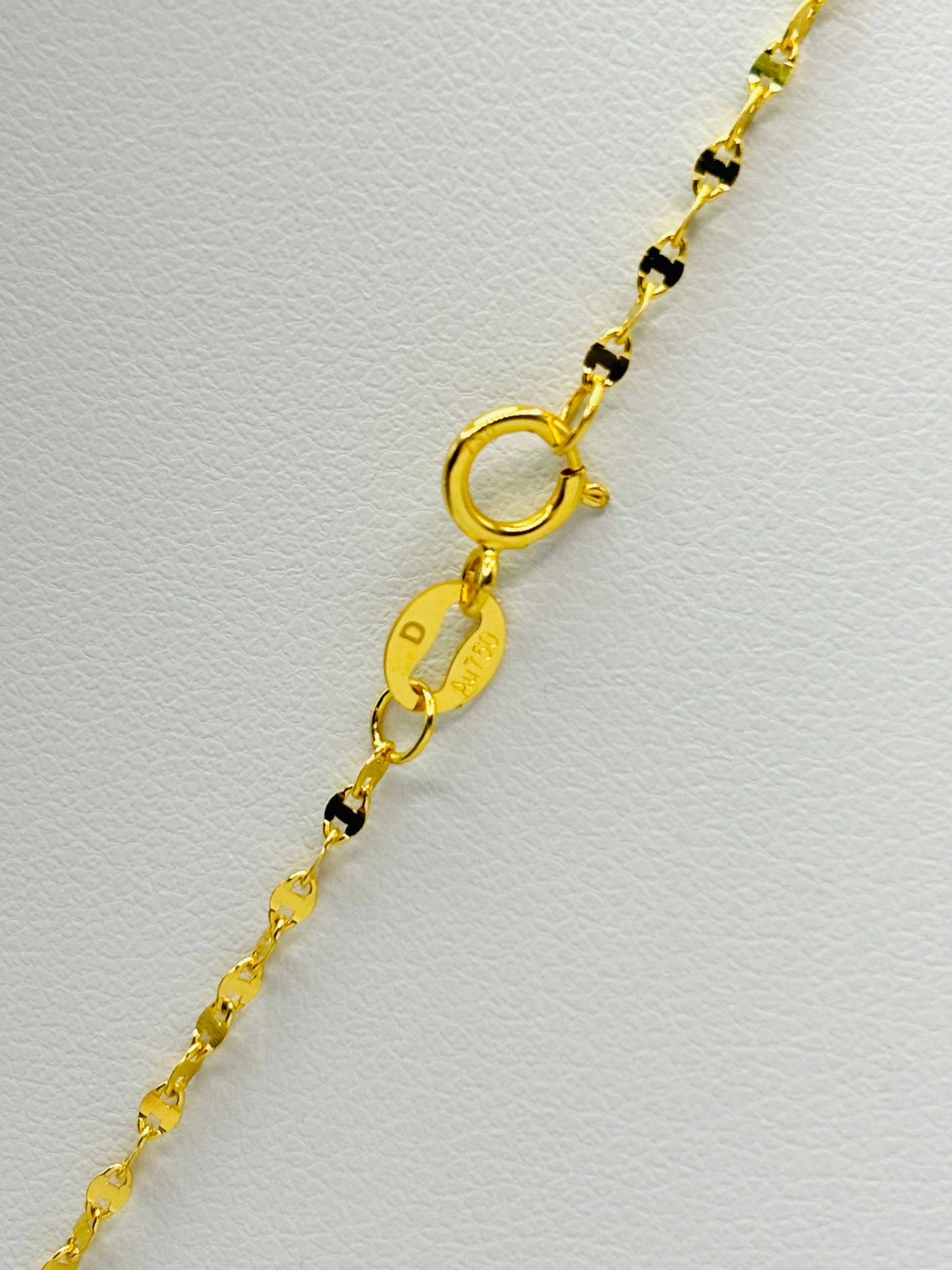 18K Gold Dancing Necklace