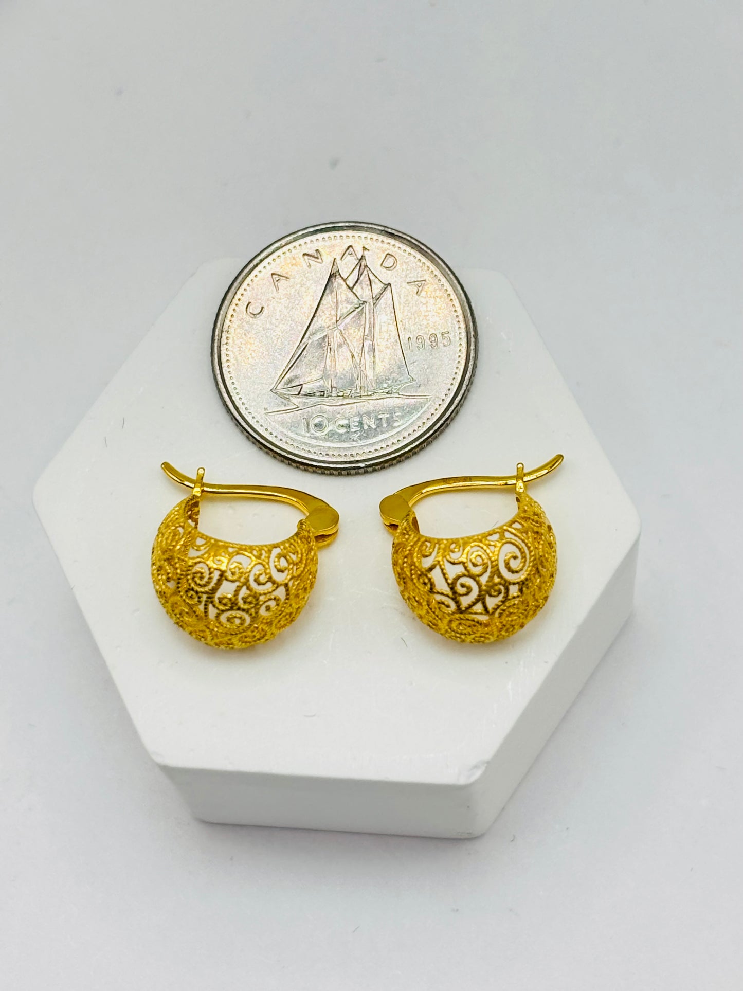 18K Gold Basket Huggies Loop Earrings