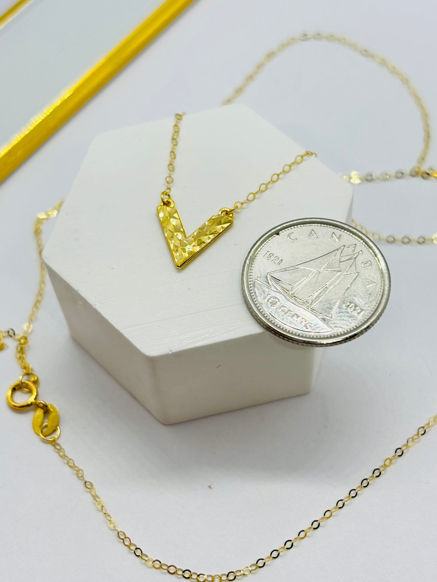 18K Gold V Attached Necklace