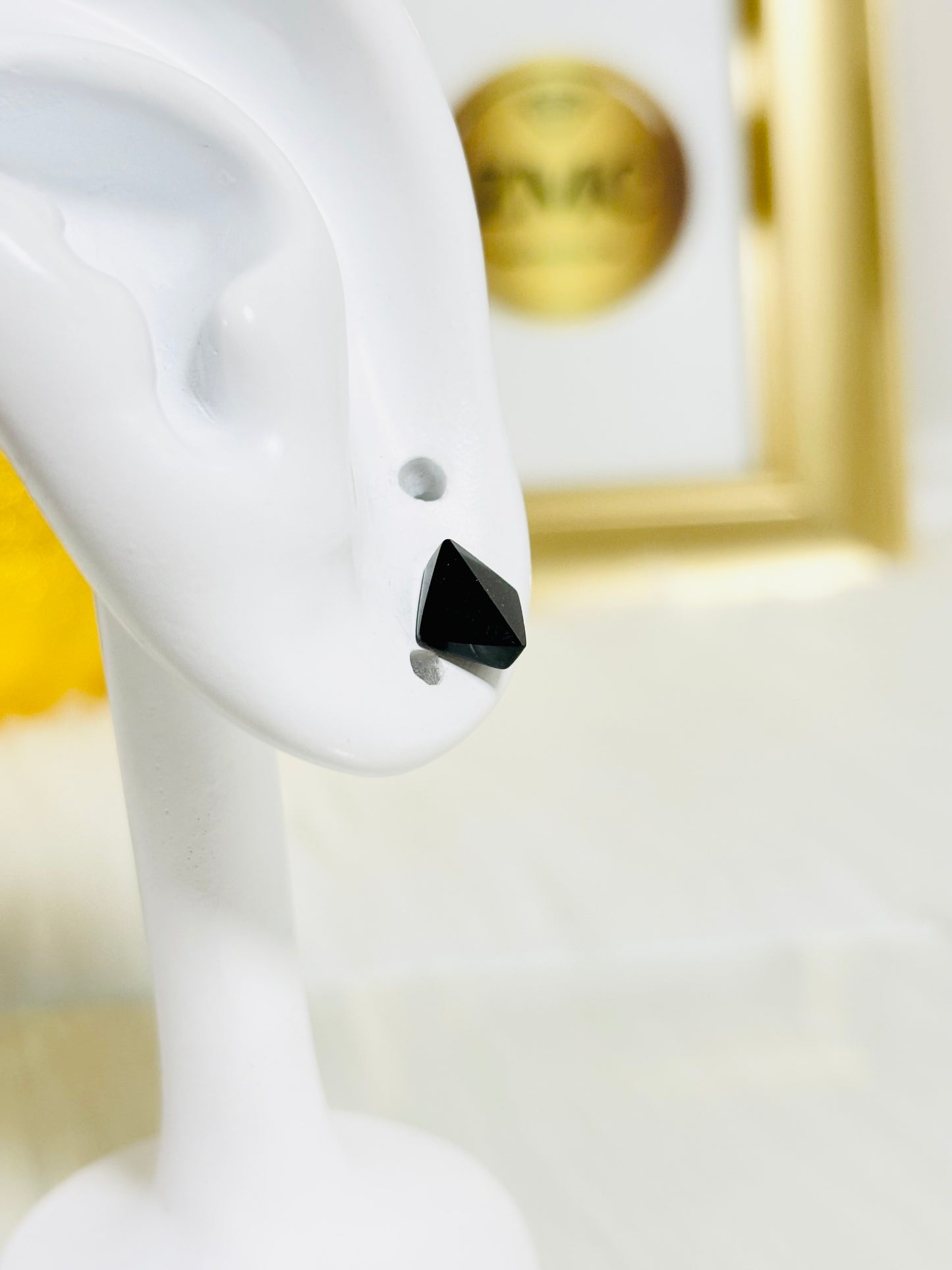 K18 Japan Gold Black Natural Onyx Earrings
