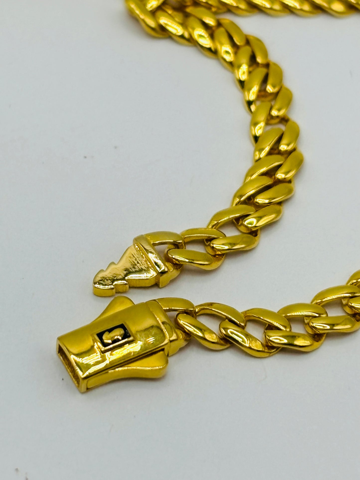 18K Gold Curb Bracelet