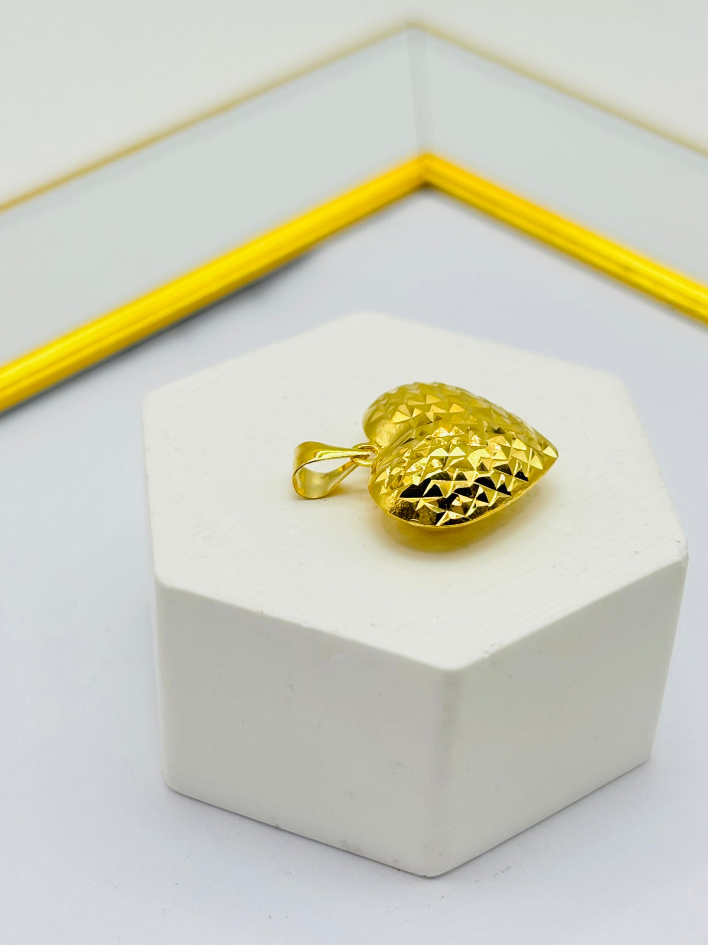 18K Gold Diamond Cut Heart Pendant