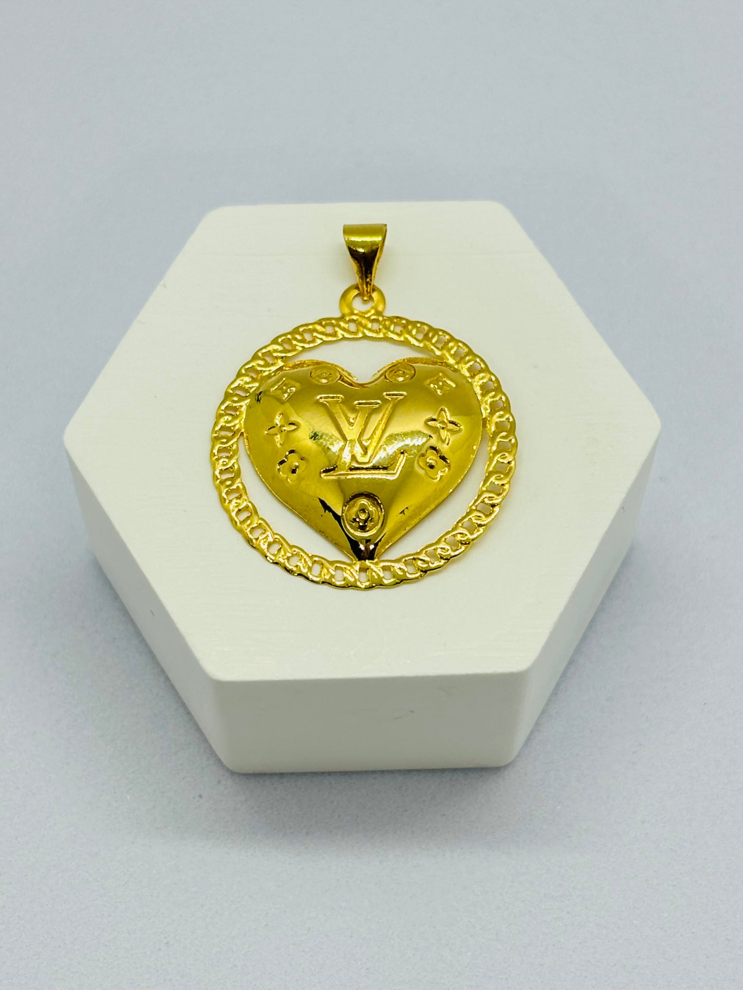 18K Gold Heart Pendant