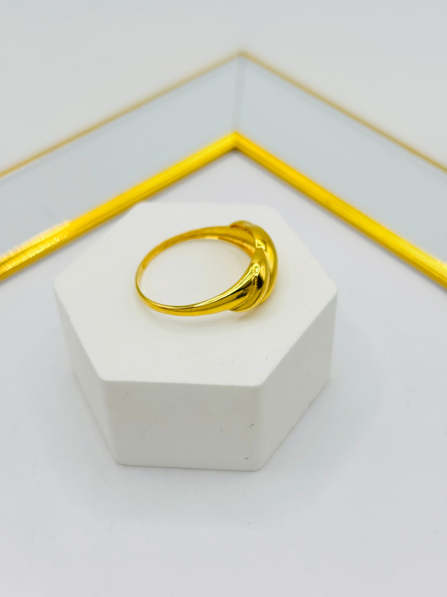 18K Gold Twisted Ring