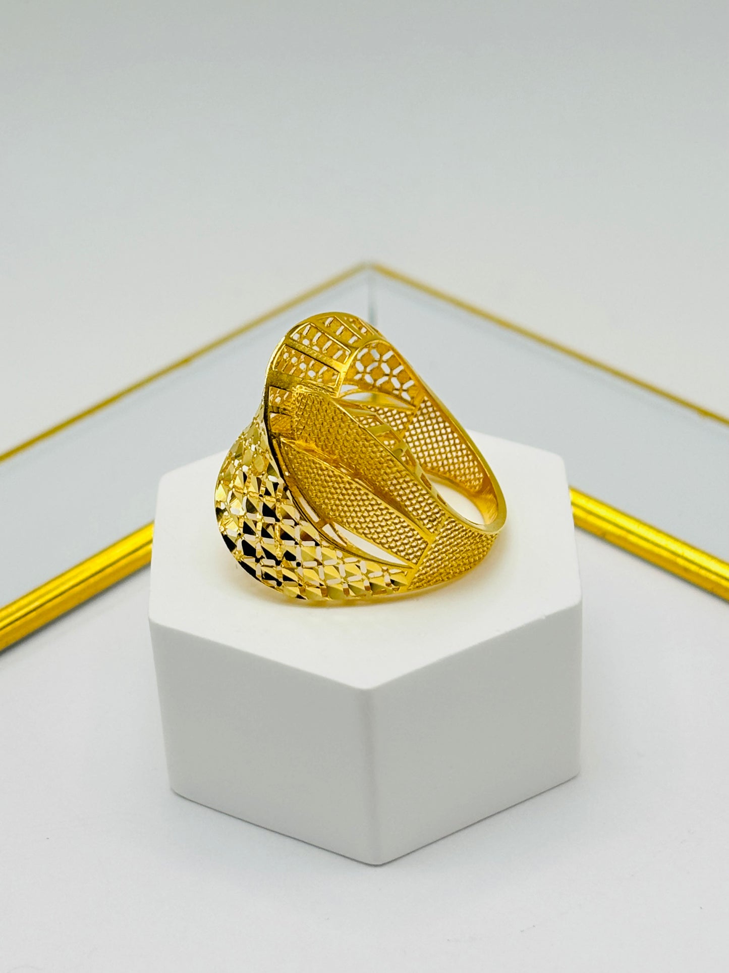 18K Gold Big Power Ring