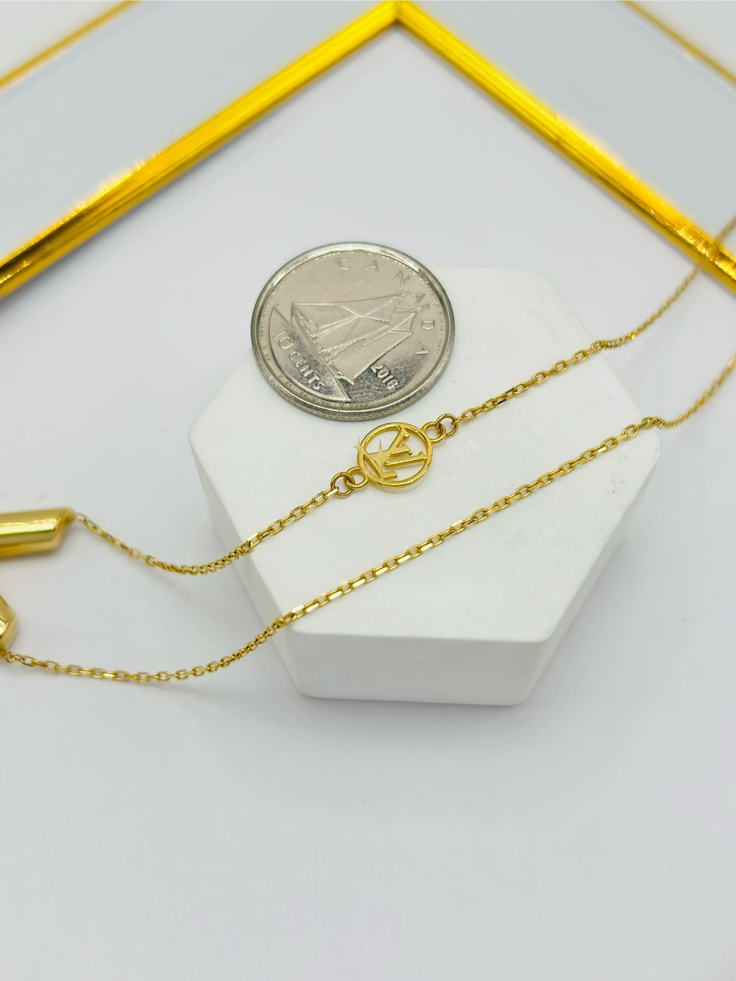 K18 Japan Gold V Necklace