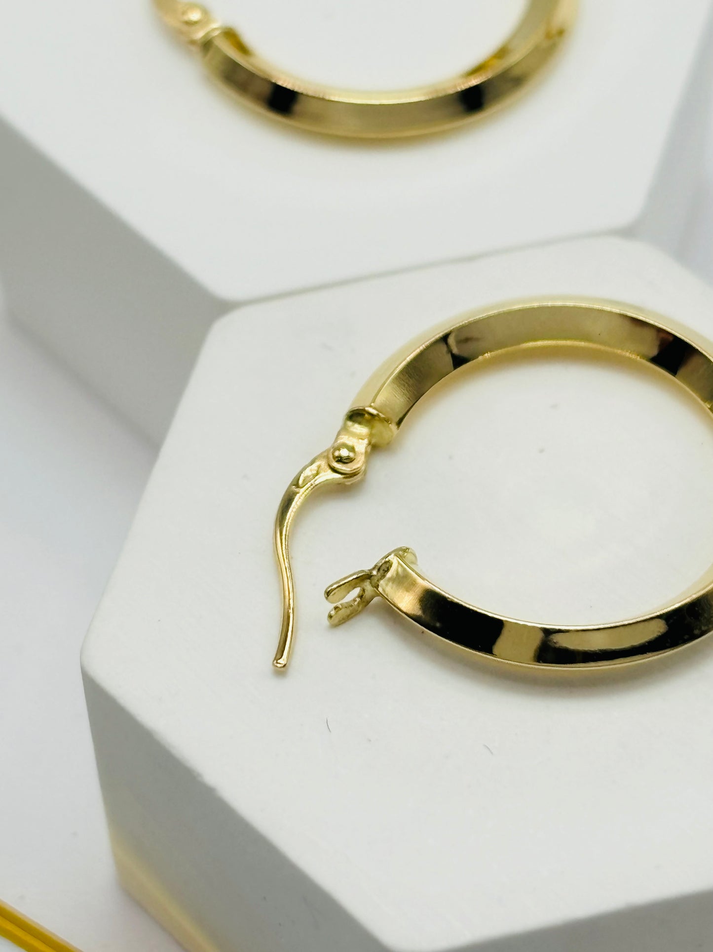 18K Gold Plain Loop Earrings