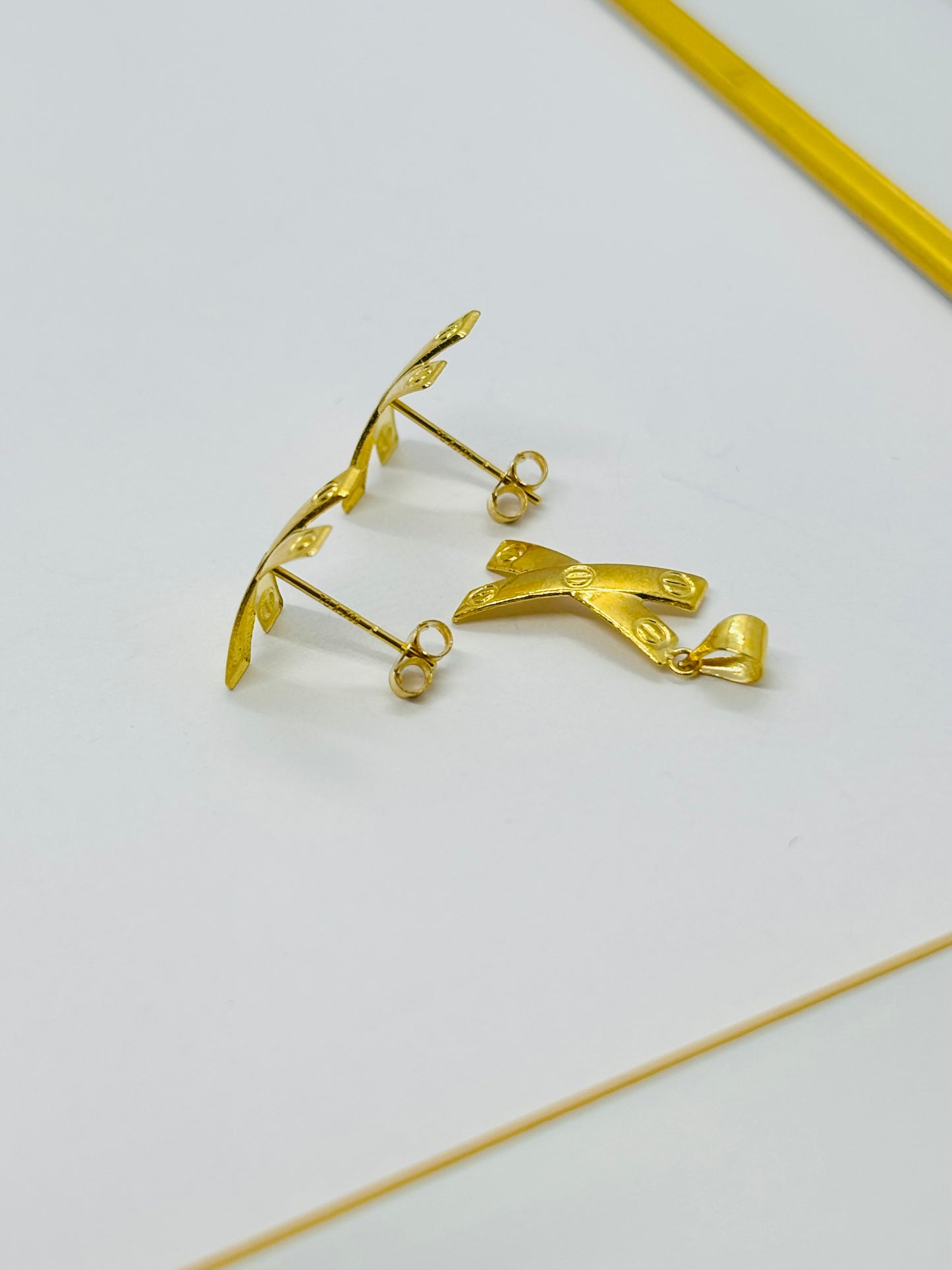 18K Gold X Earrings and Pendant Set