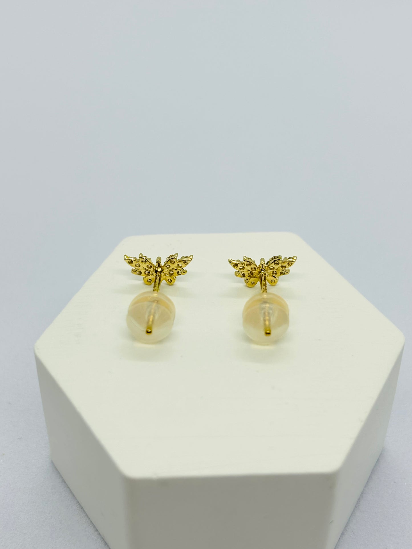 K18 Japan Gold Butterfly Earrings 0.10 carat Natural Diamond