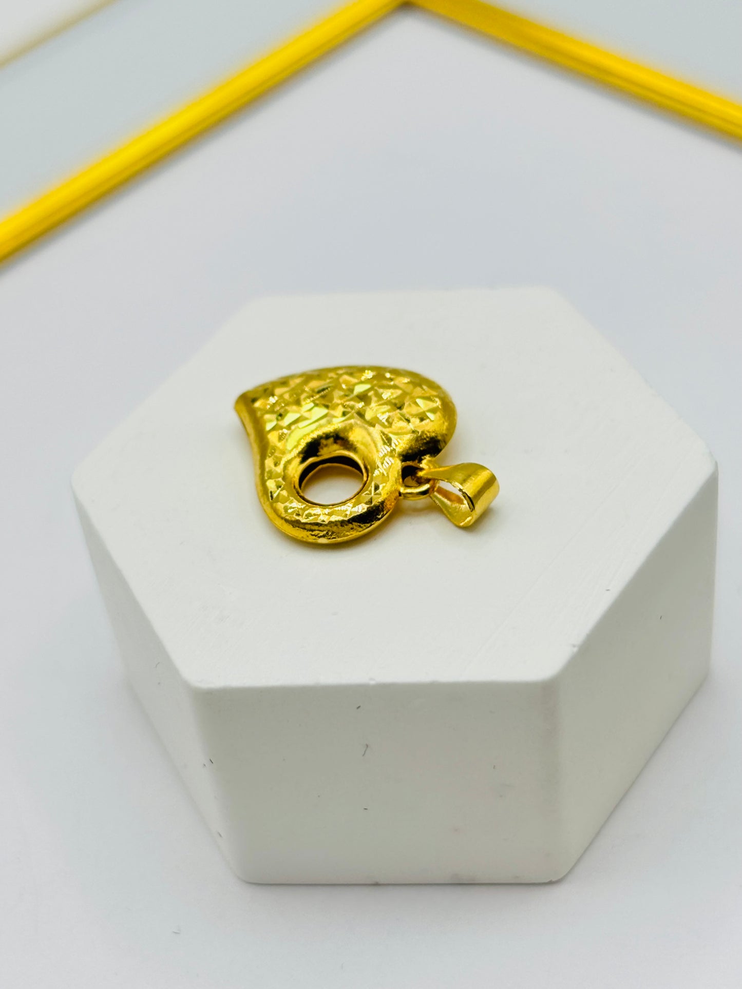 18K Gold Heart Diamond Cut Pendant
