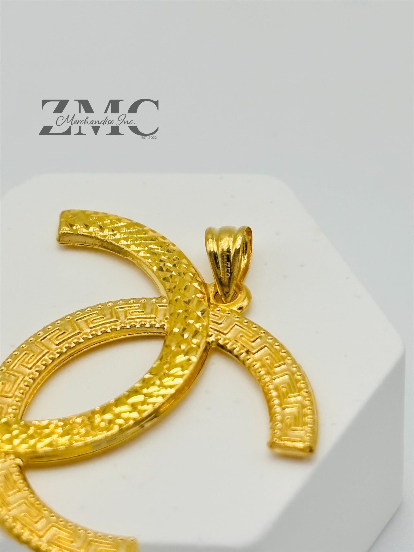 18K Gold Diamond Cut C Big Pendant