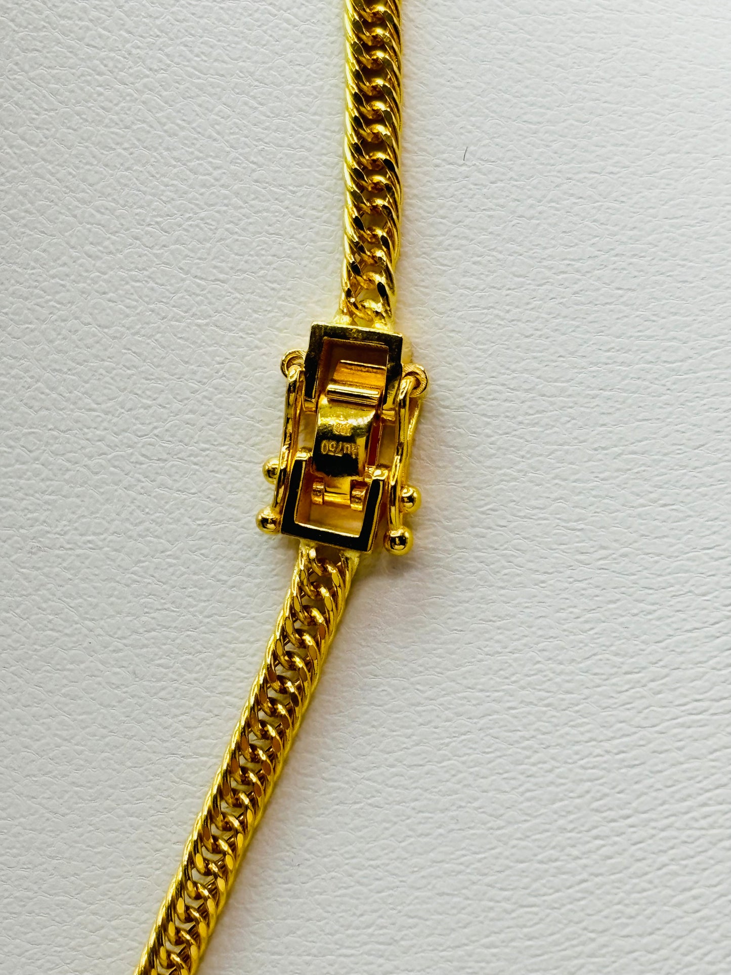 18K Gold Triple Lock Chain