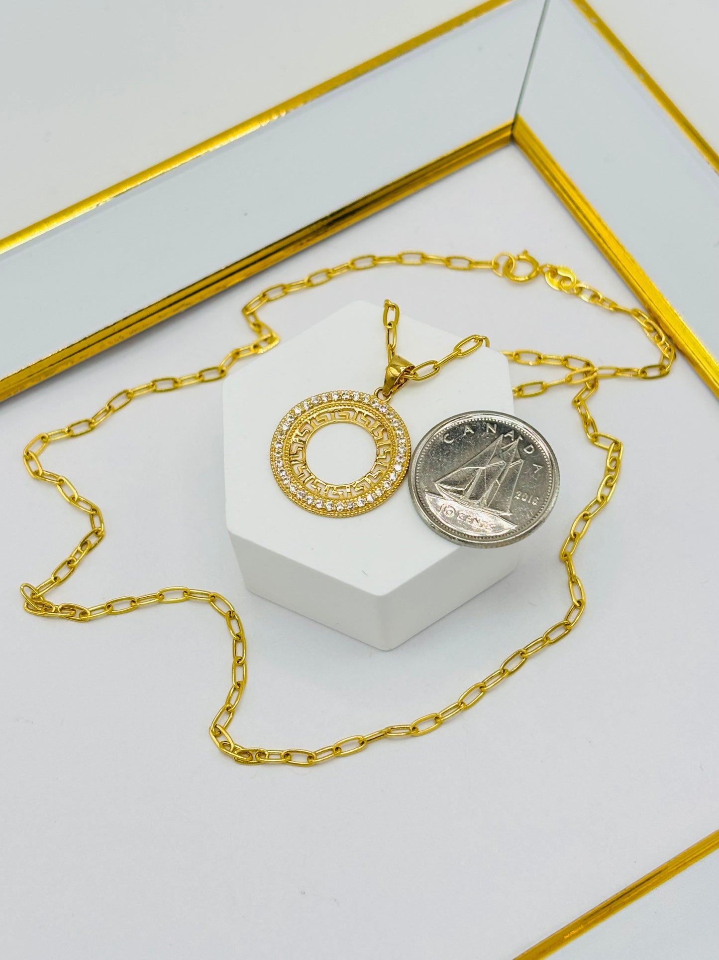 18K Gold Circle Necklace