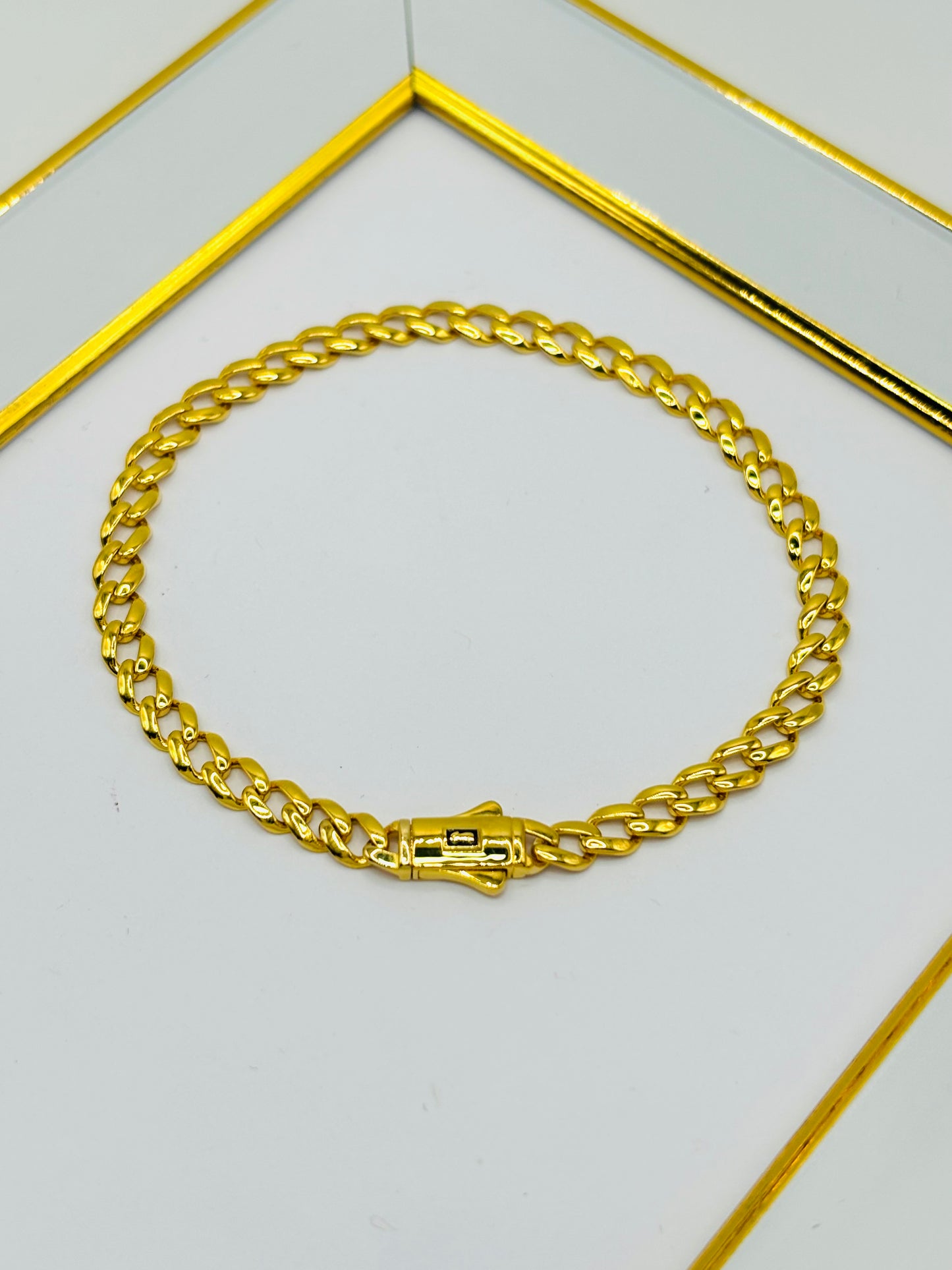 18K Gold Curb Bracelet