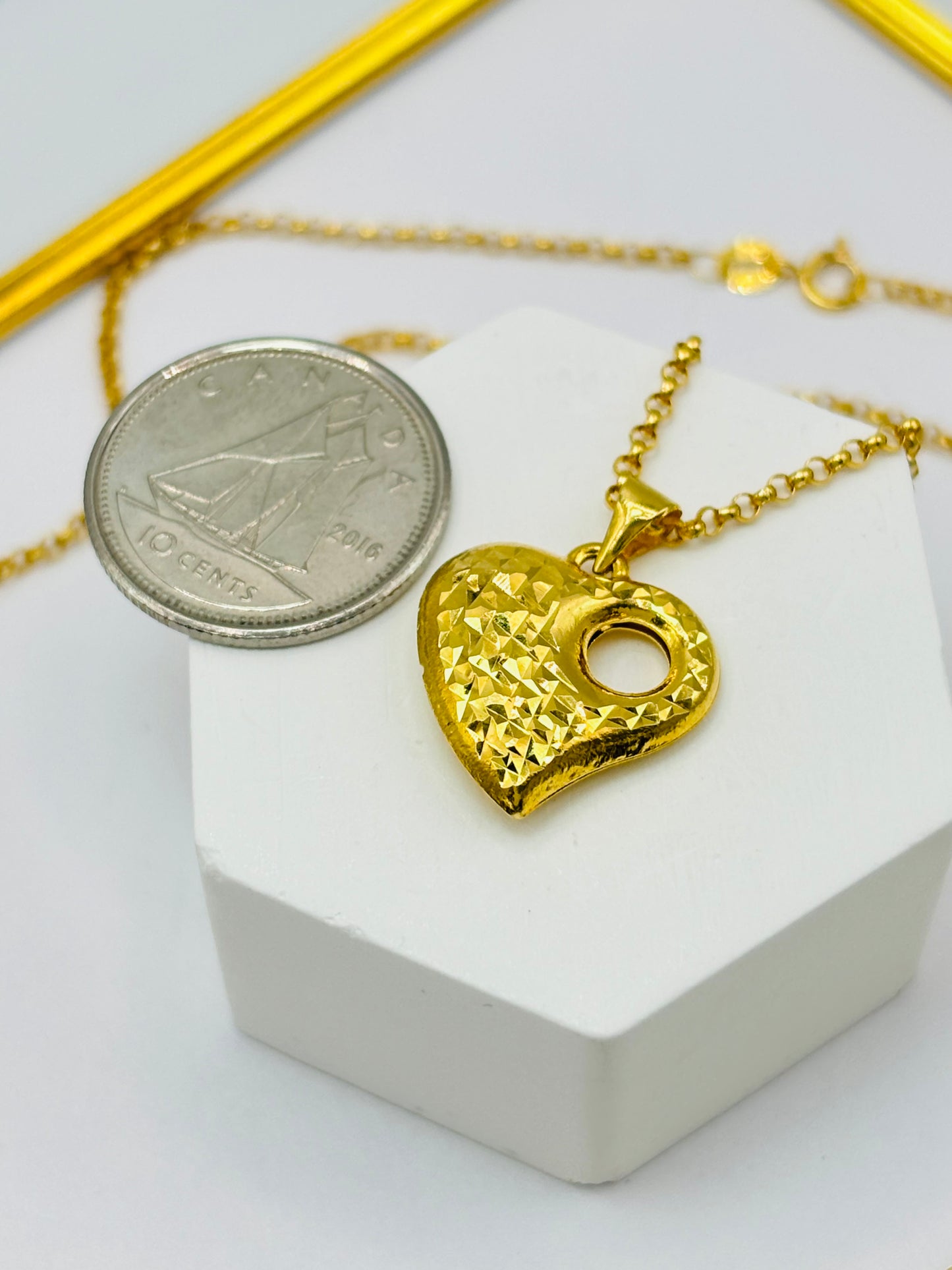 18K Gold Tauco with Diamond Cut Heart Set