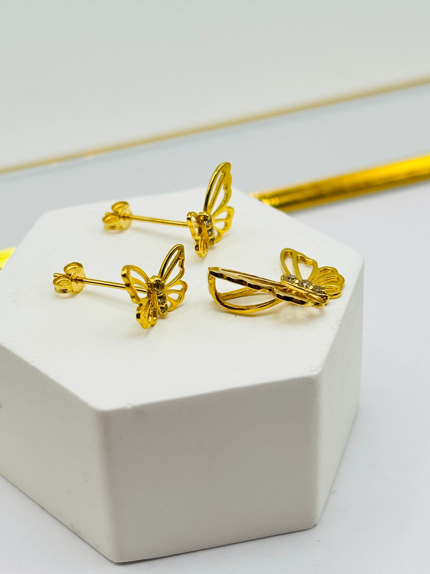 18K Gold Butterfly Earrings and Pendant Set