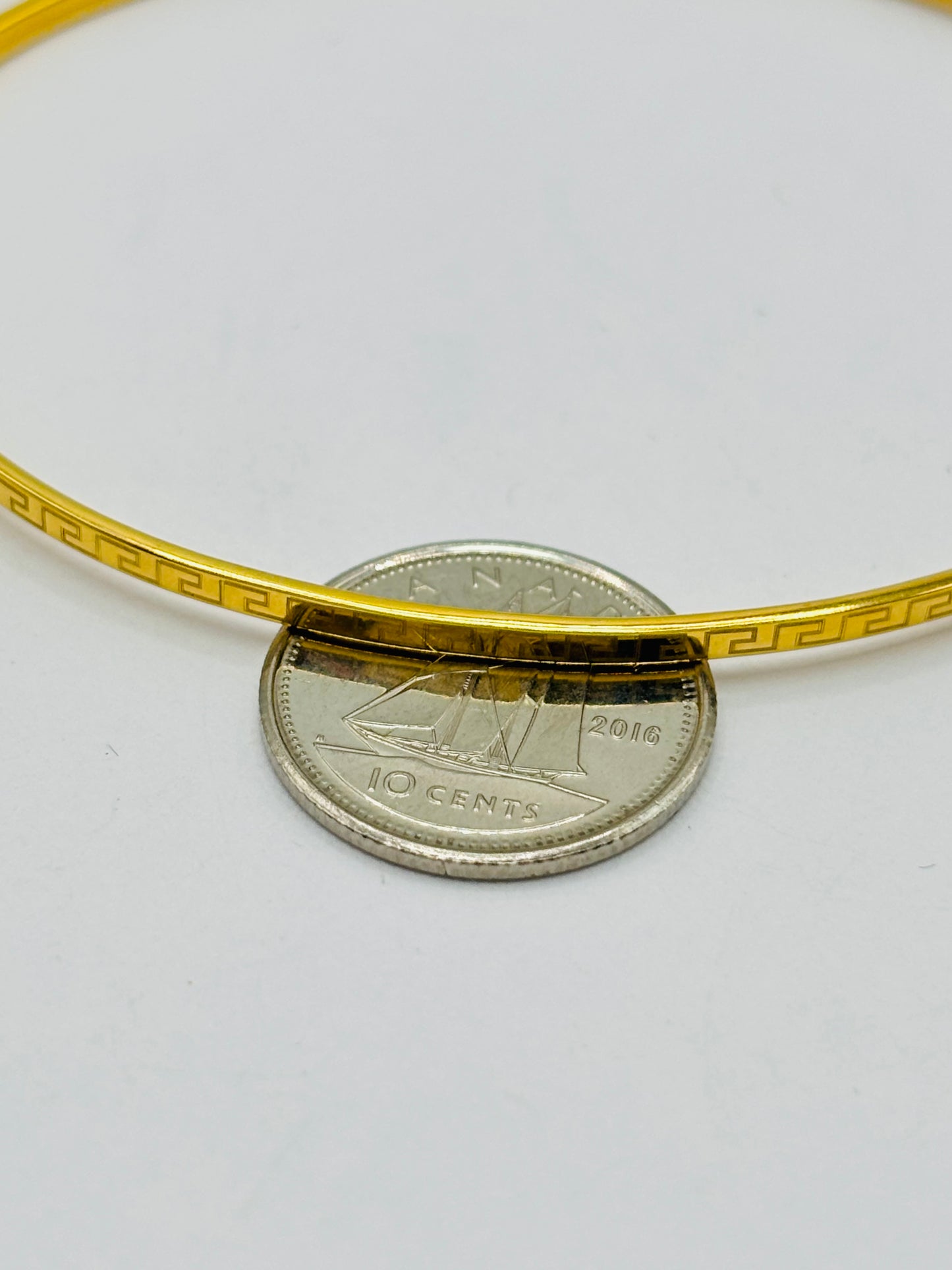18K Gold F Slim Bangle