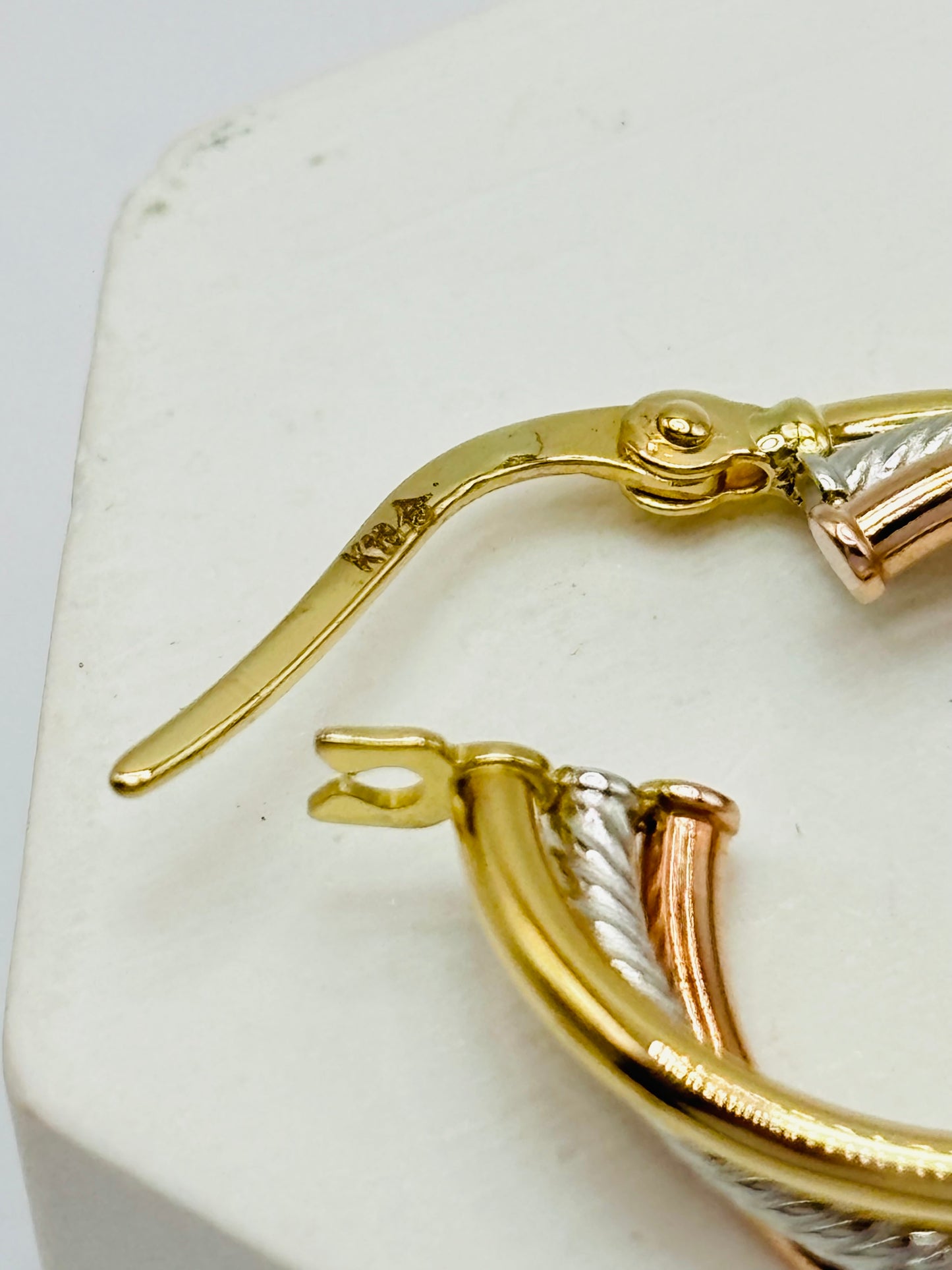 K18 Japan Gold Tri-Color Loop Earrings