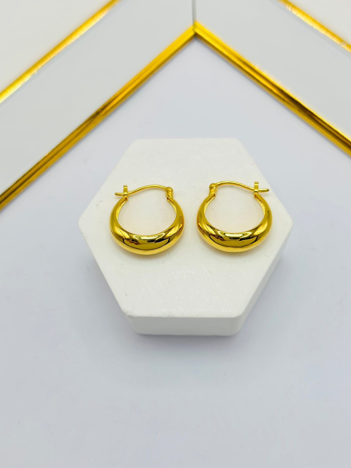 18K Gold Plain Loop Earrings