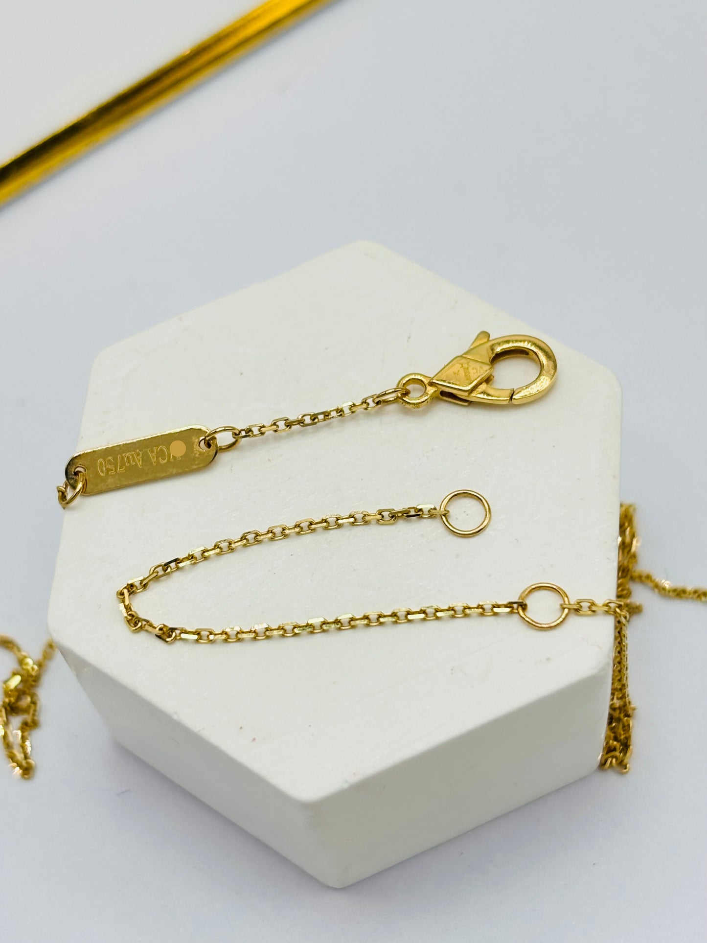 18K Gold Clover Necklace