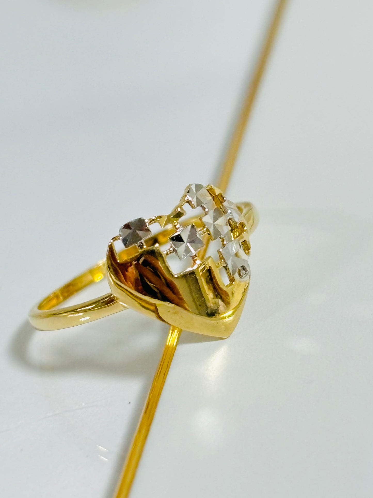 18K Gold Heart Ring