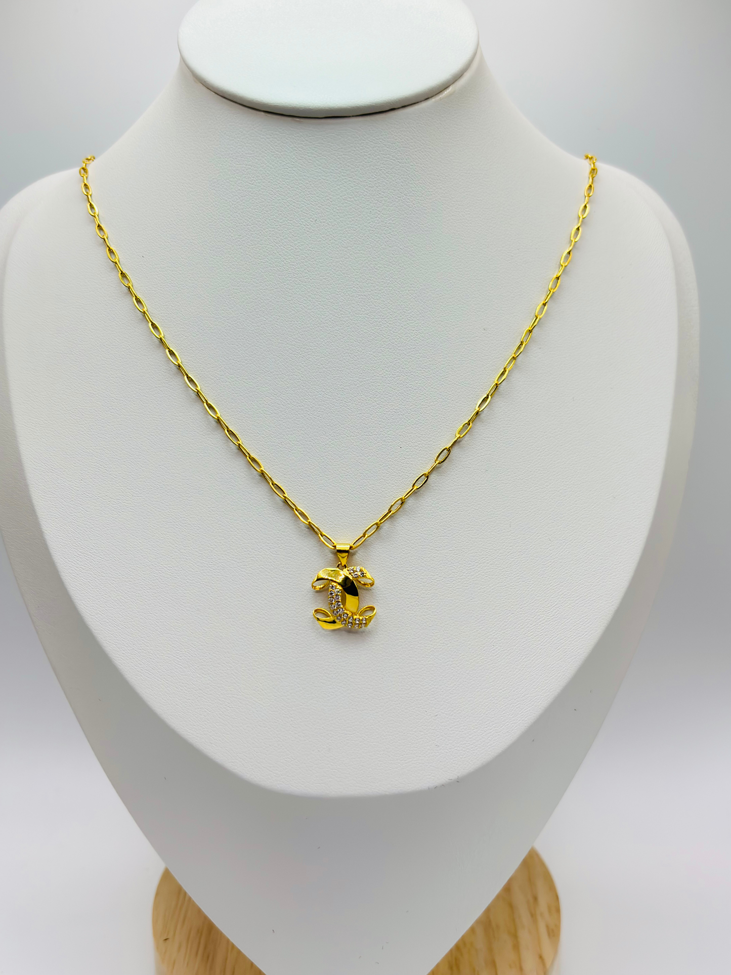 18K C paperclip Necklace