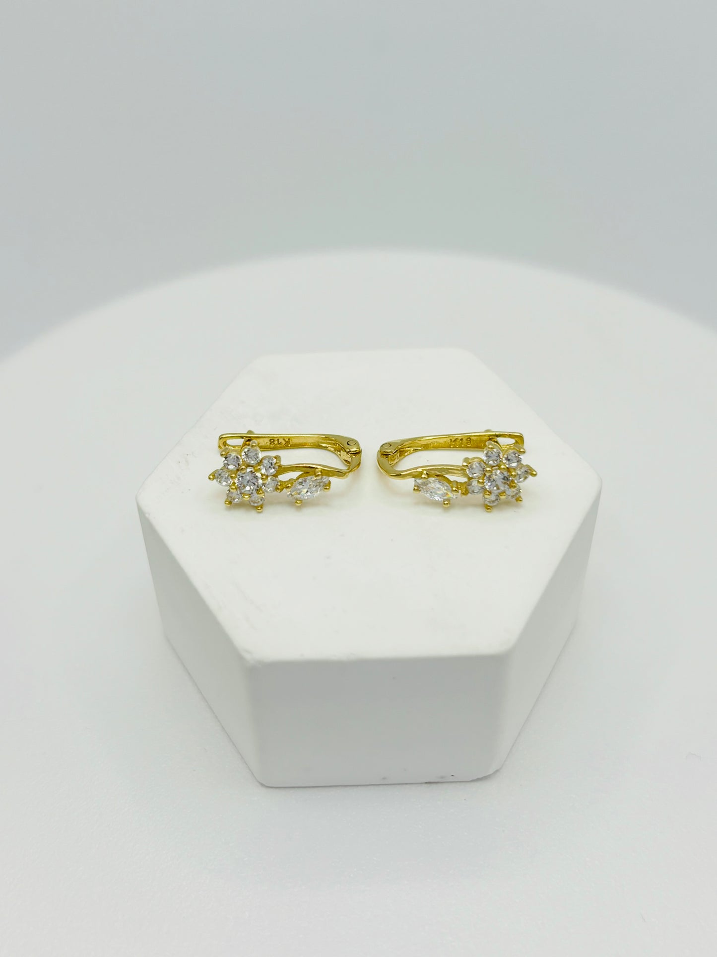 K18 Japan Gold Clip Flower Earrings