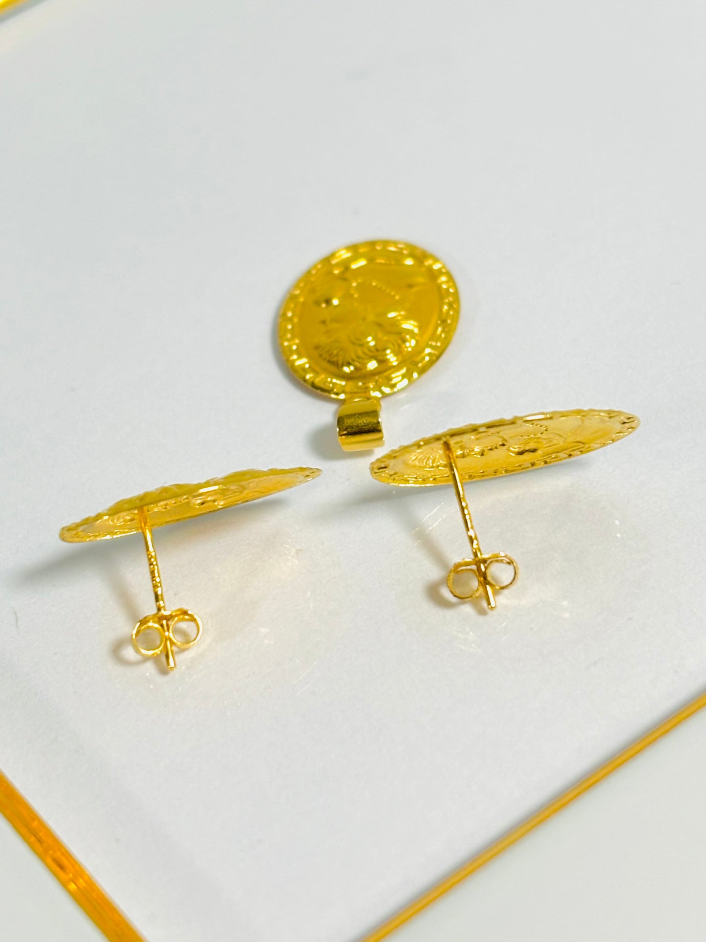 18K Gold Cameo Earrings and Pendant Set