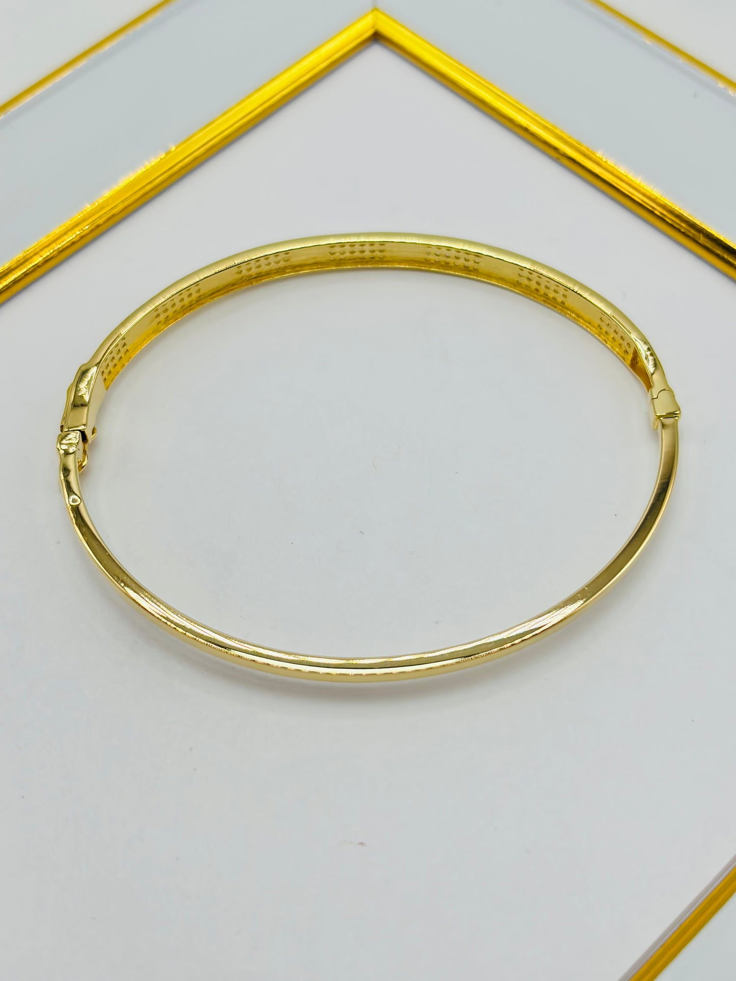 K18 Japan Gold Love Bangle with Stone Clip Type