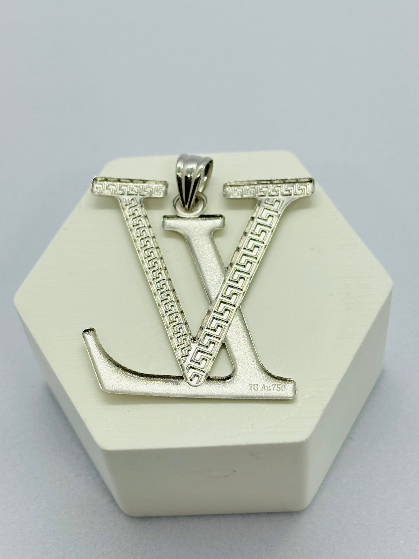 18K White Gold Pendant (Chain NOT Included)