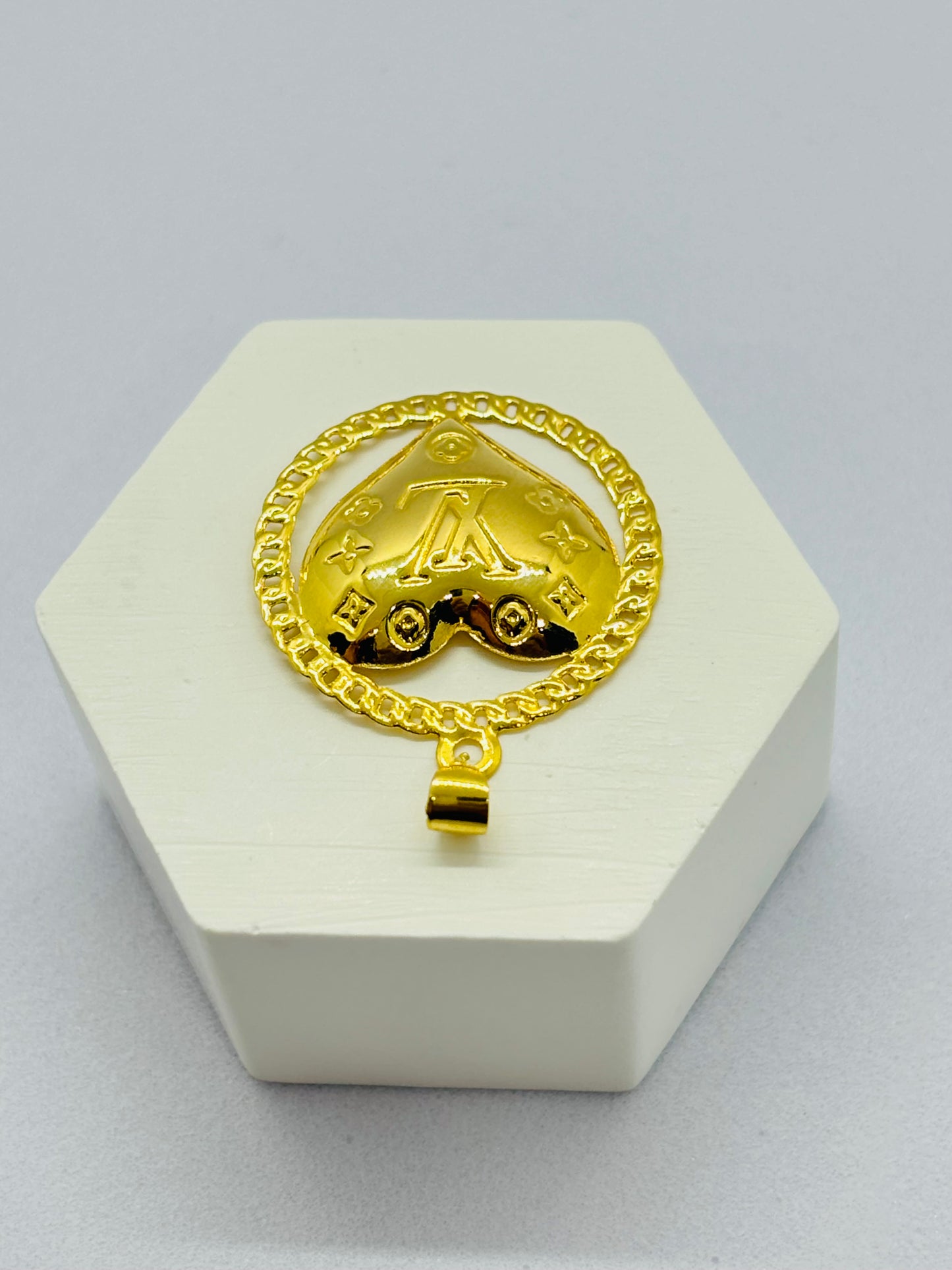 18K Gold Heart Pendant