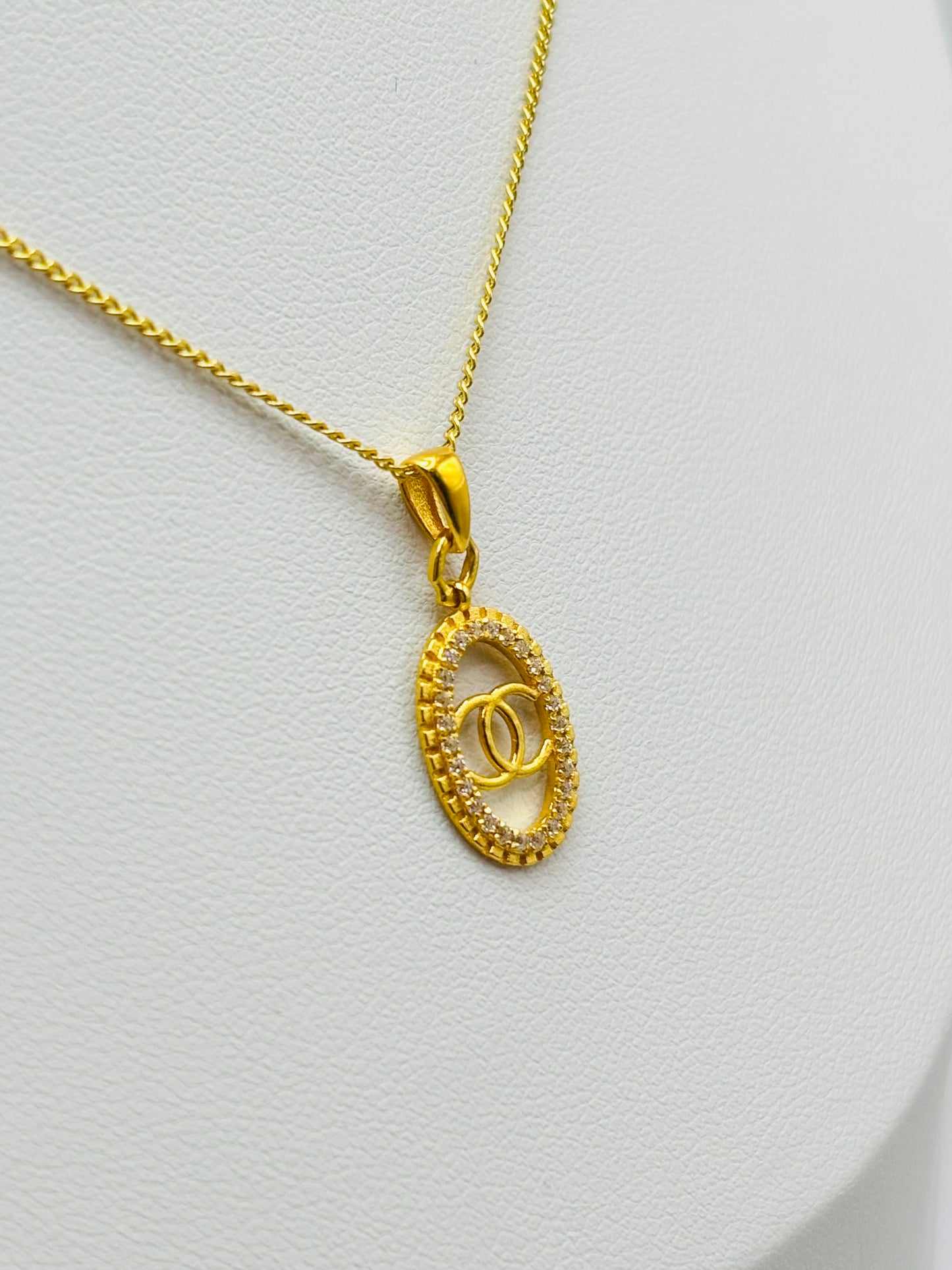 18K Gold Curb Chain with CC Moissanite Diamond Pendant Set