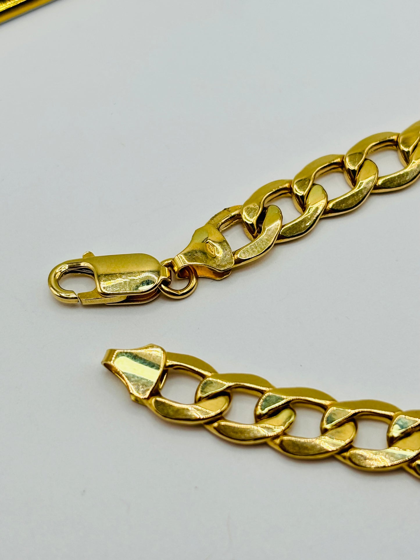 18K Gold Curb Bracelet