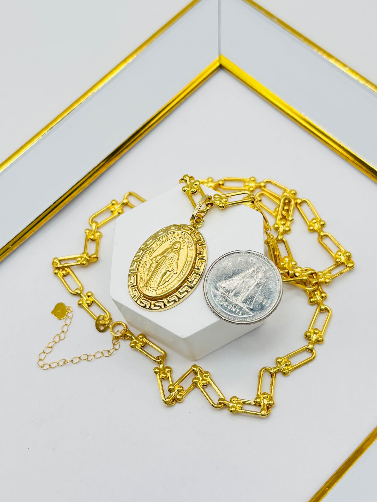 18K Gold Flat Hardware Necklace