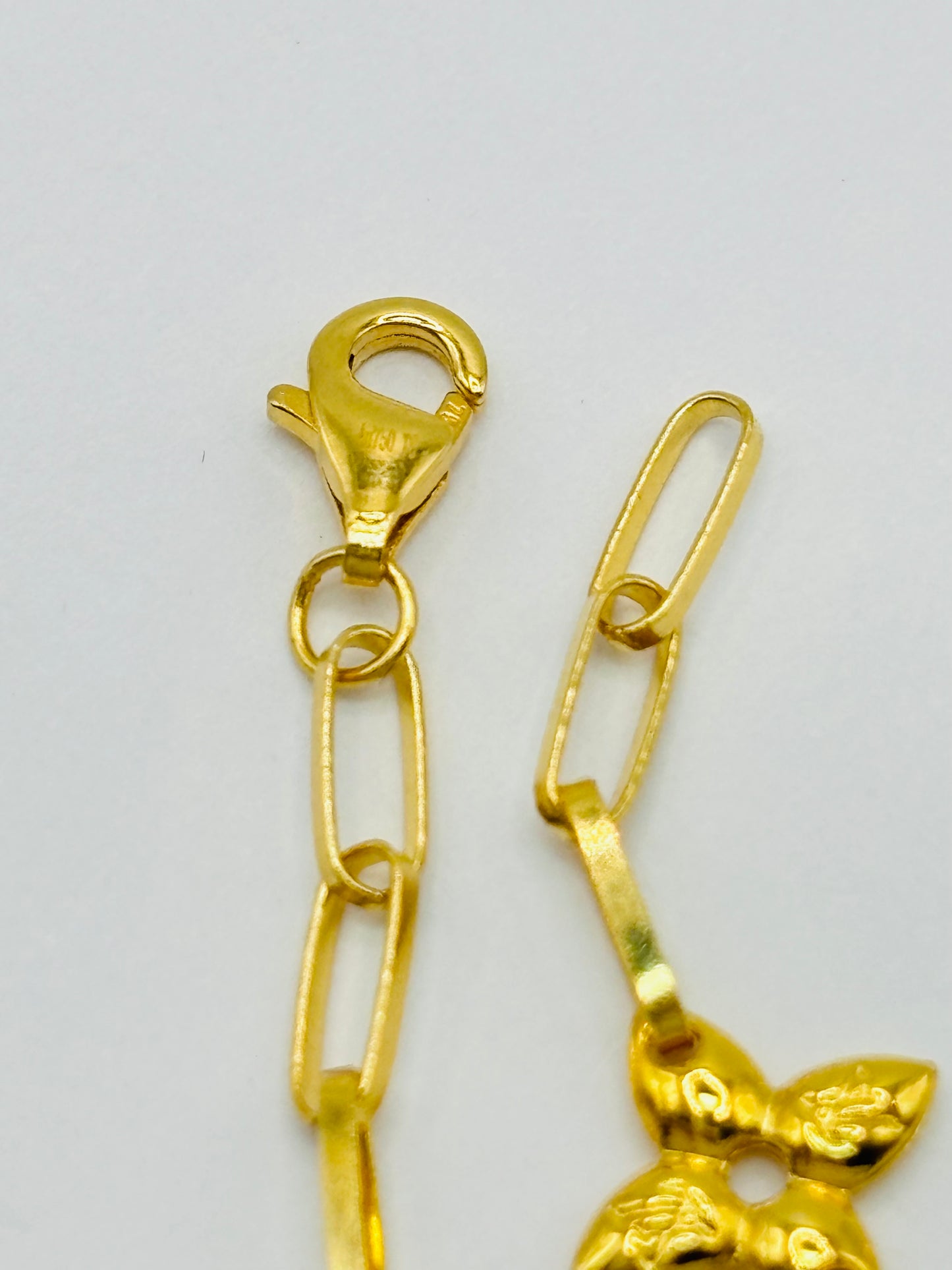 18K Gold Flower Paperclip Bracelet