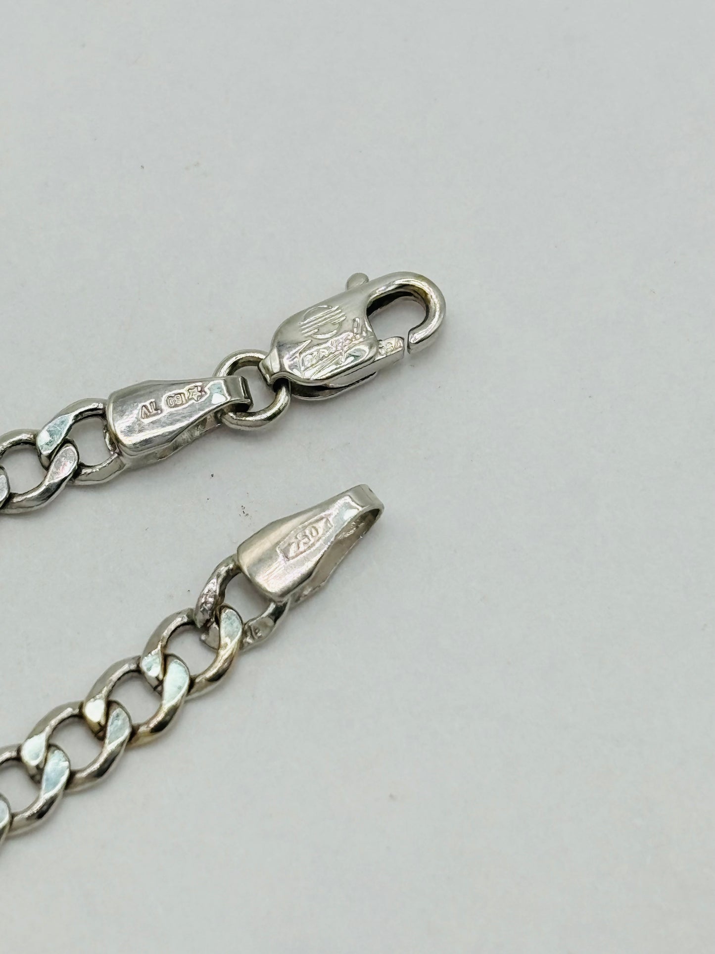 18K White Gold Necklace with Padlock Pendant Set